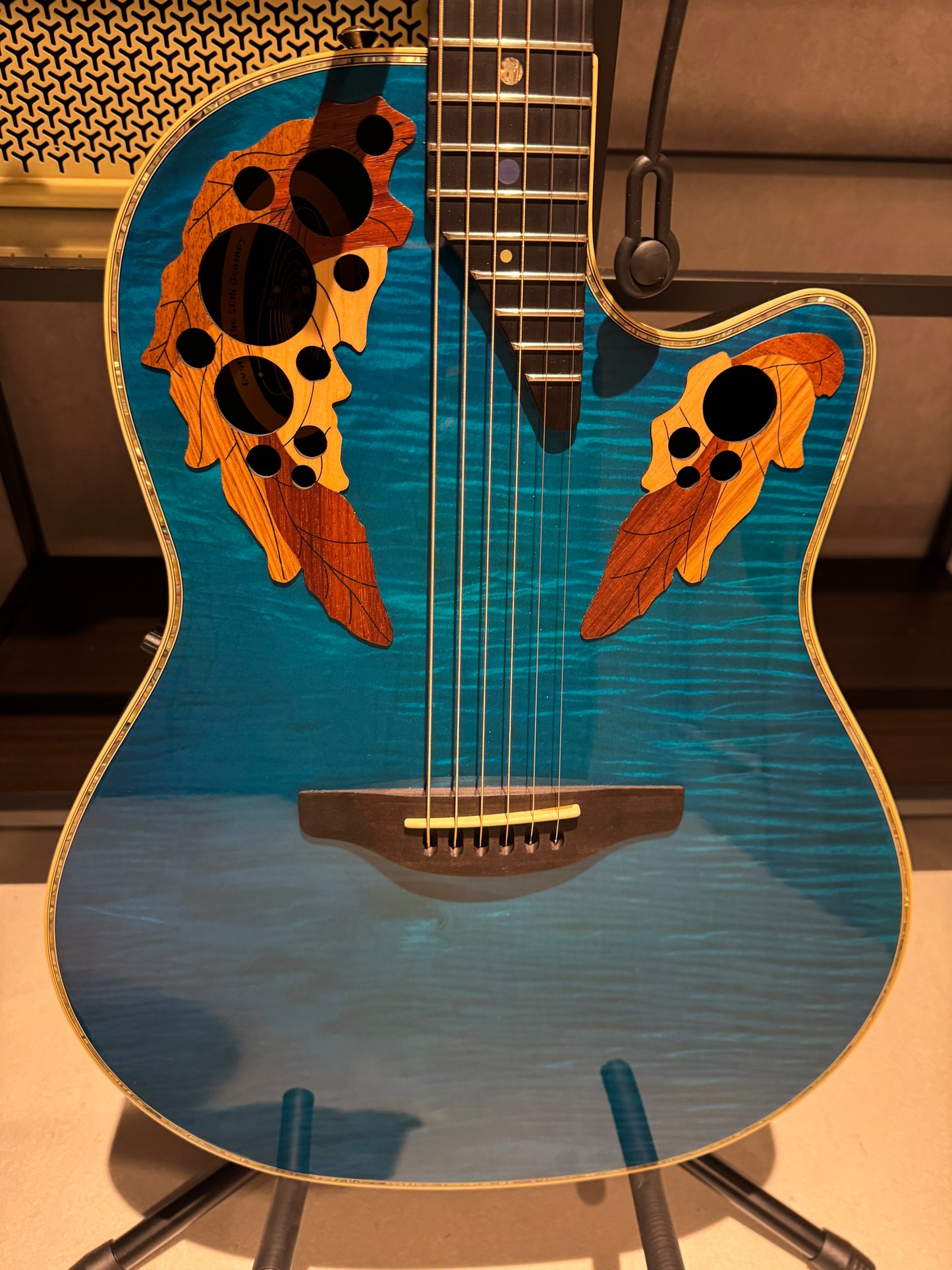 エレアコ アコースティックギター Ovation CE2000-NFM ovation 電装系良好 弦高調整済み 世界に75本しかないうちの選定品