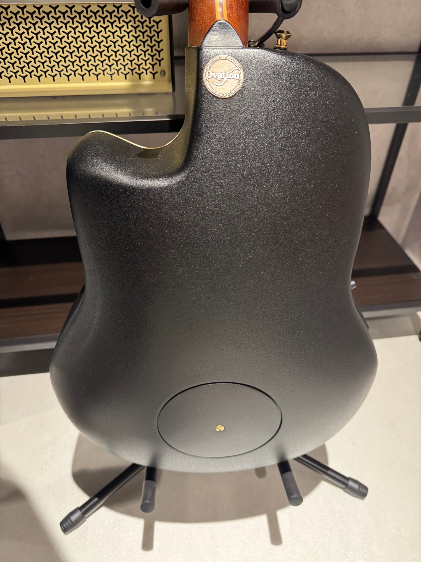 エレアコ　アコースティックギター　Ovation CE2000-NFM ovation 電装系良好　弦高調整済み　世界に75本しかないうちの選定品