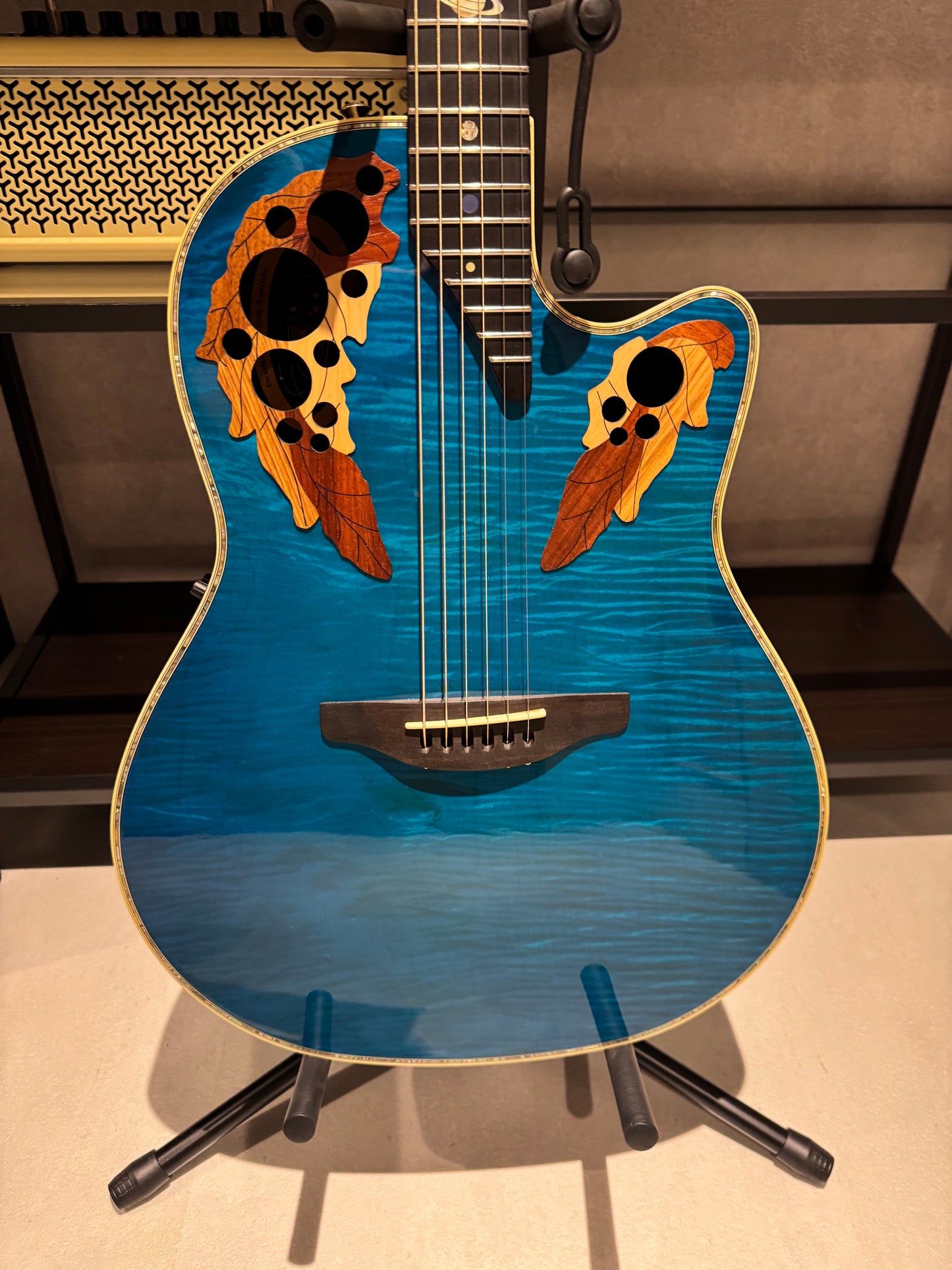 エレアコ　アコースティックギター　Ovation CE2000-NFM ovation 電装系良好　弦高調整済み　世界に75本しかないうちの選定品