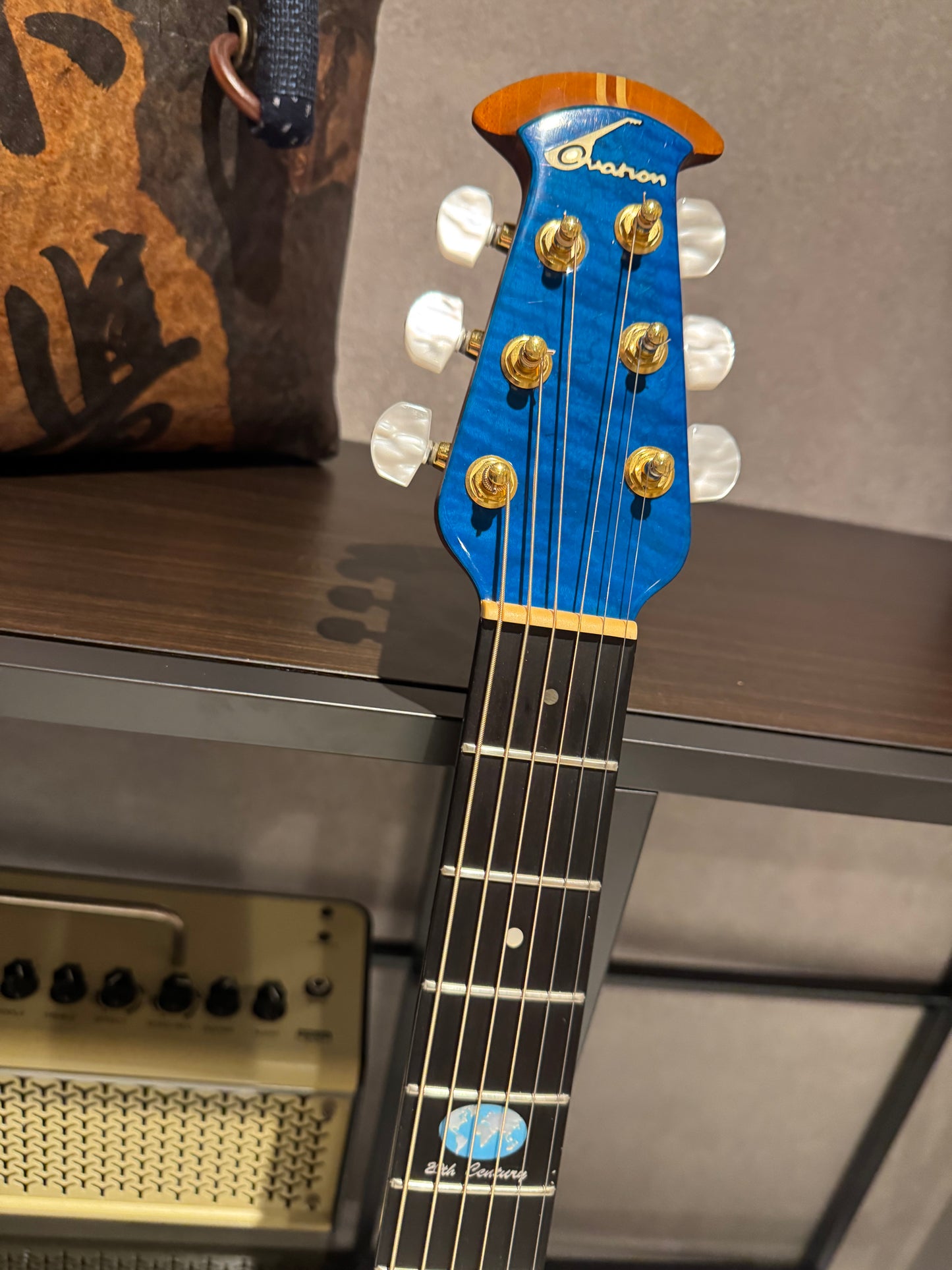 エレアコ　アコースティックギター　Ovation CE2000-NFM ovation 電装系良好　弦高調整済み　世界に75本しかないうちの選定品