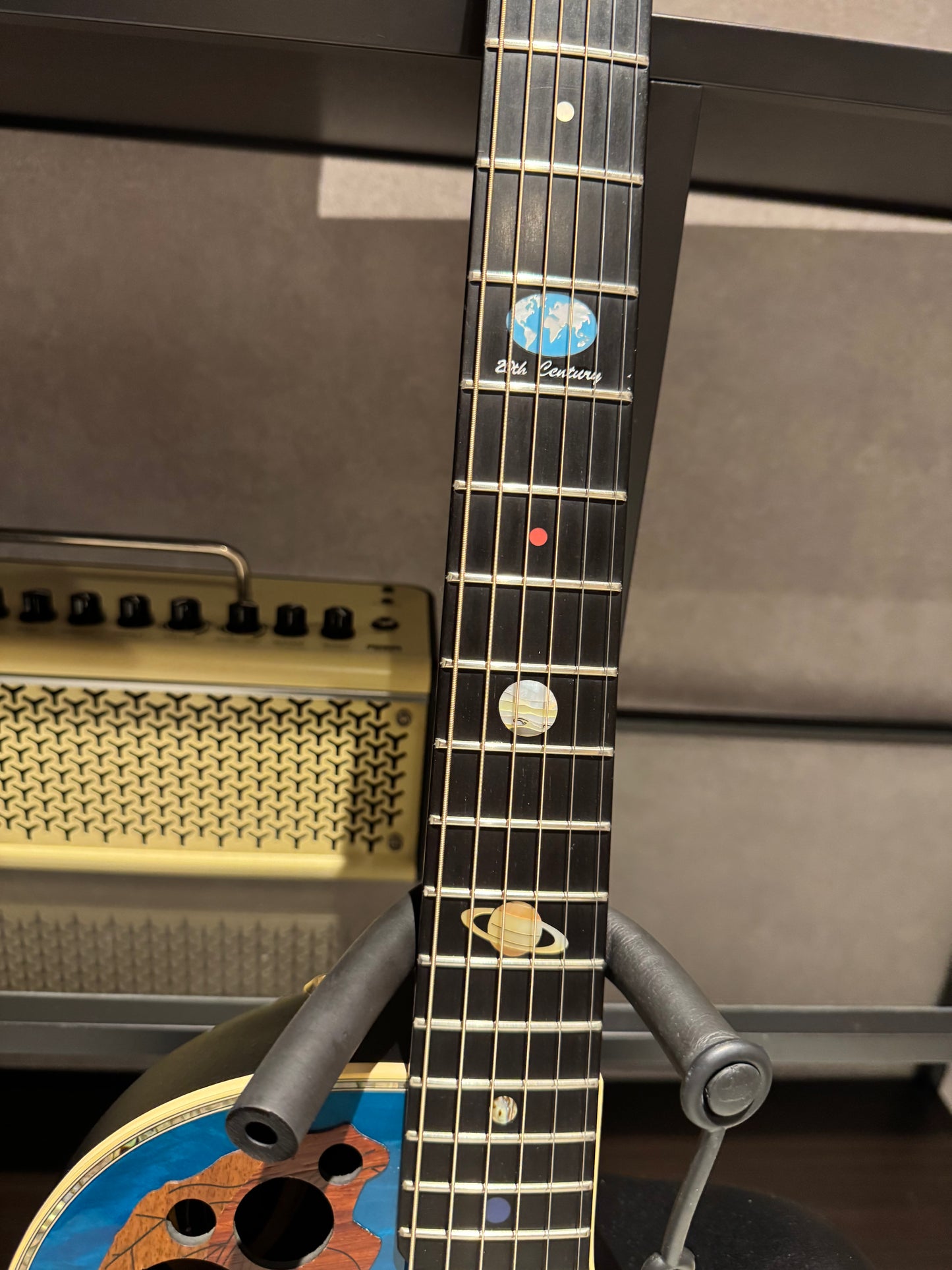 エレアコ　アコースティックギター　Ovation CE2000-NFM ovation 電装系良好　弦高調整済み　世界に75本しかないうちの選定品
